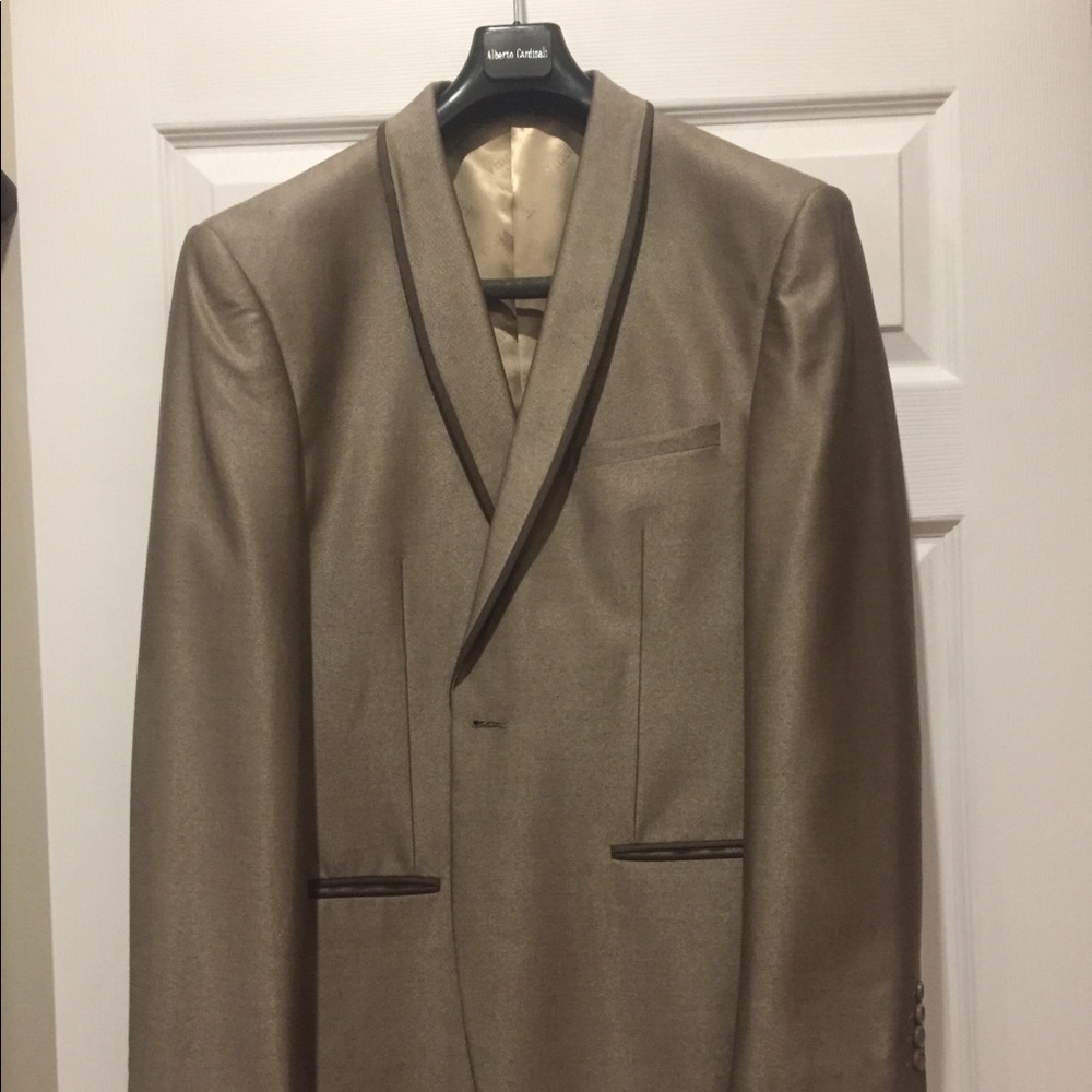 A Vinci suit jacket and pants